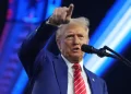 Trump suspende financiación a Sudáfrica por confiscación de tierras y violaciones de derechos humanos