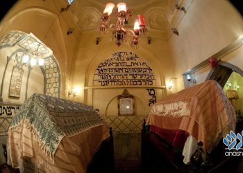 Los judíos iraníes celebran Purim en las tumbas de Mardoqueo y Ester